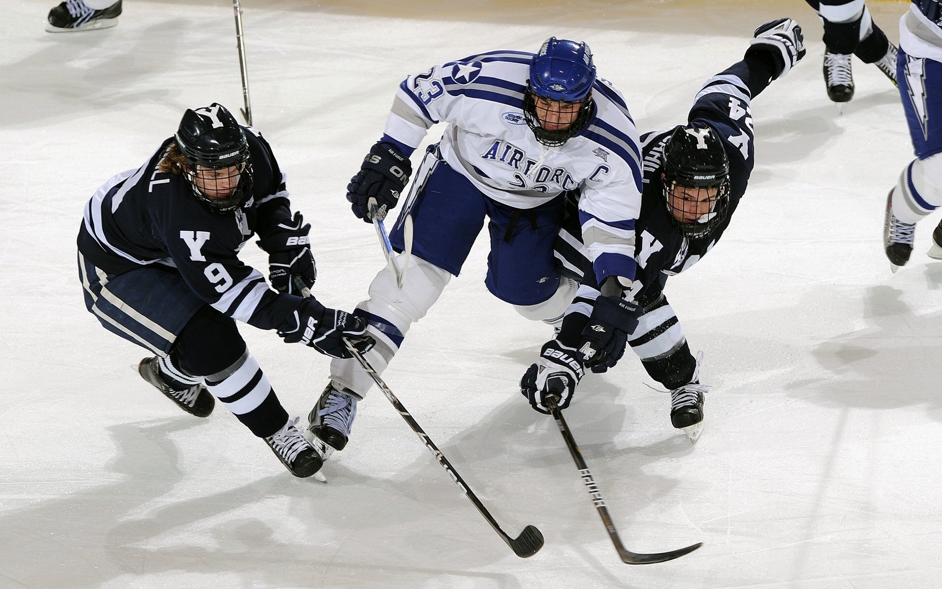 萨拉赫爆发，塞维利亚强行终结里昂，一场战术与意志的终极博弈