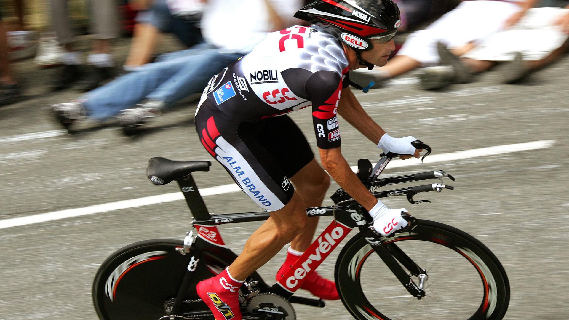 霍勒迪赛道狂飙与灰熊逆袭，当体育的戏剧性撕碎所有剧本